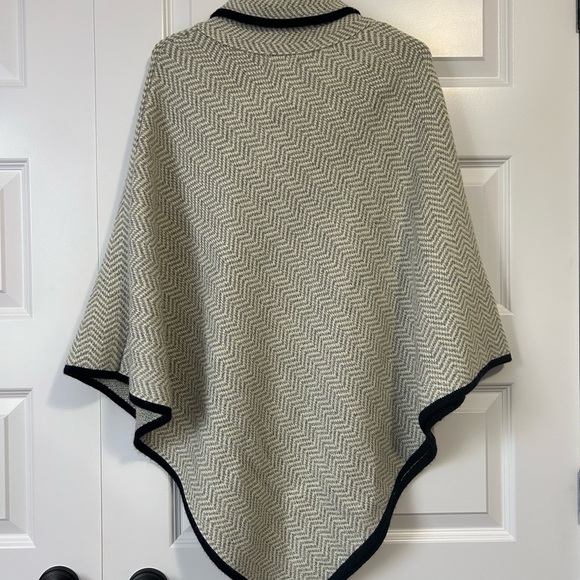 Saol Ladies Wool Blend Chevron Poncho Sweater - Picture 3 of 10
